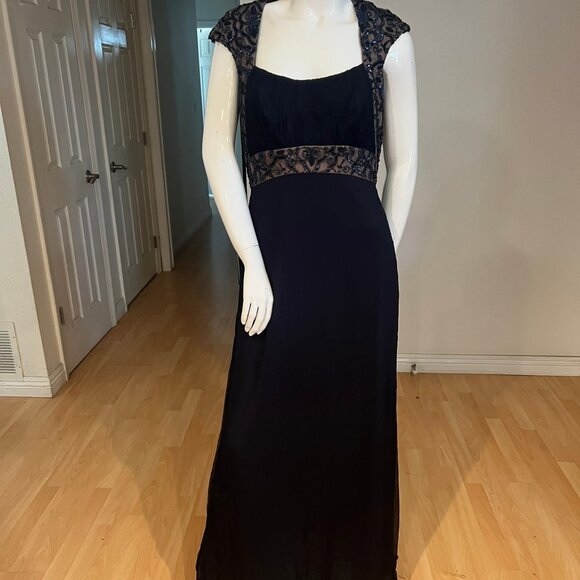 $538 TADASHI SHOJI COLLECTION SILK BEADED TRIM GOWN SIZE 12 NAVY - Picture 1 of 7